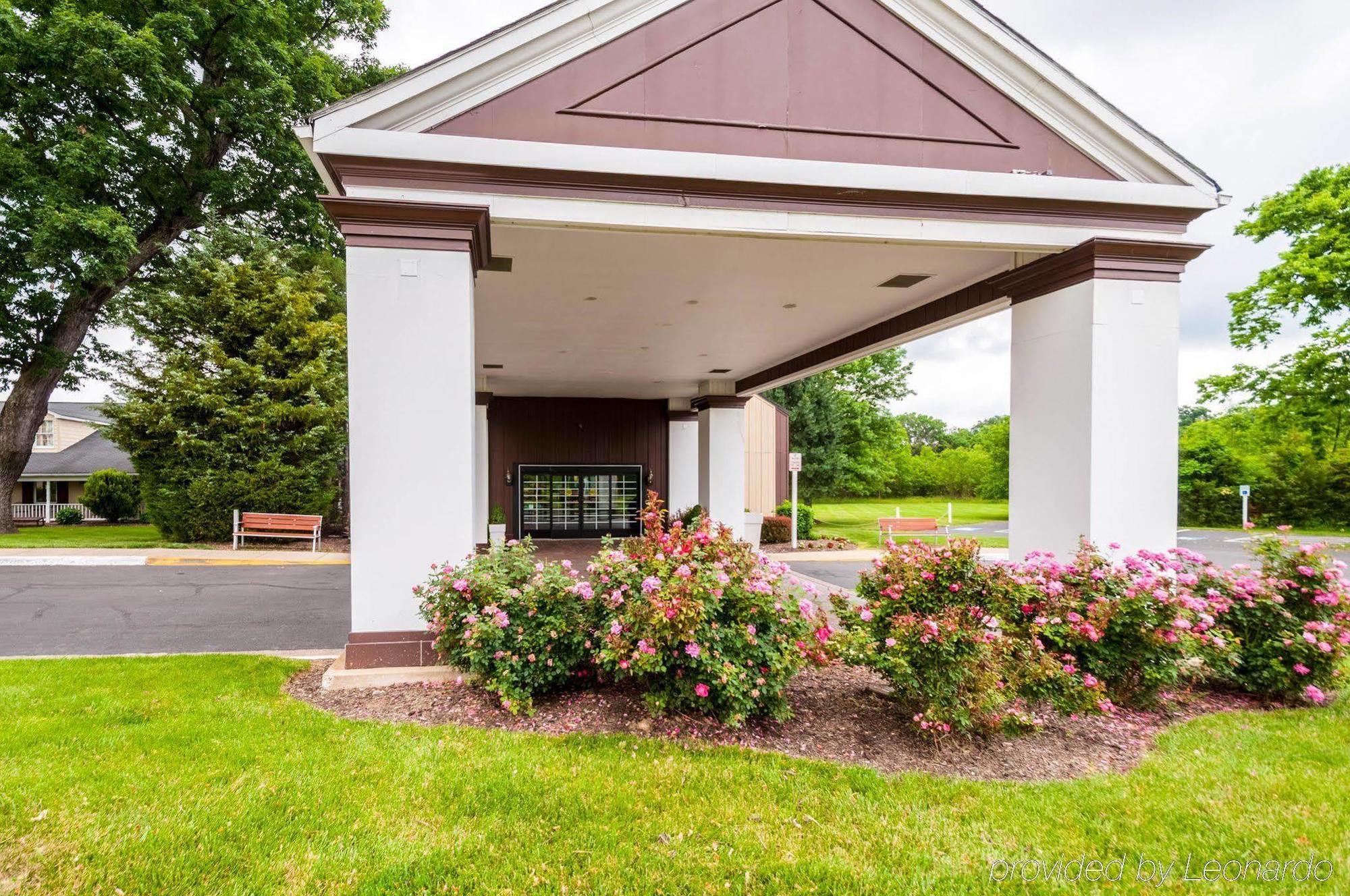 Clarion Hotel & Conference Center Leesburg Exterior foto